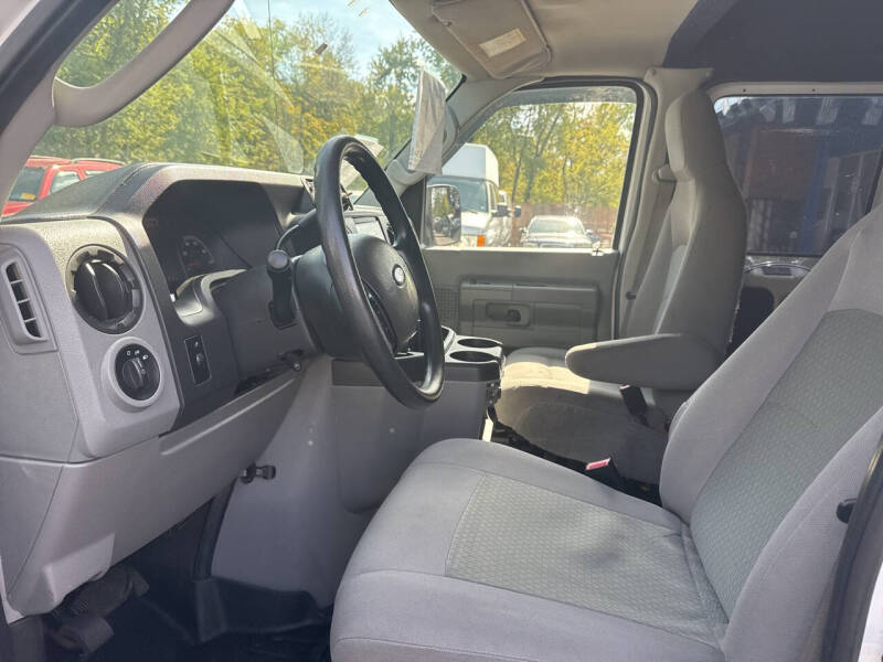 2014 Ford E-Series E-350 SD