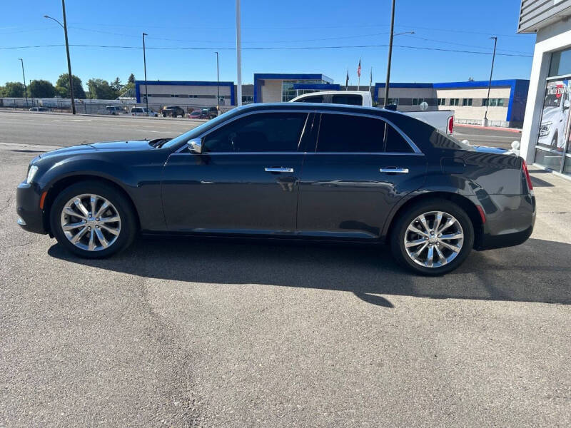 2017 Chrysler 300 C