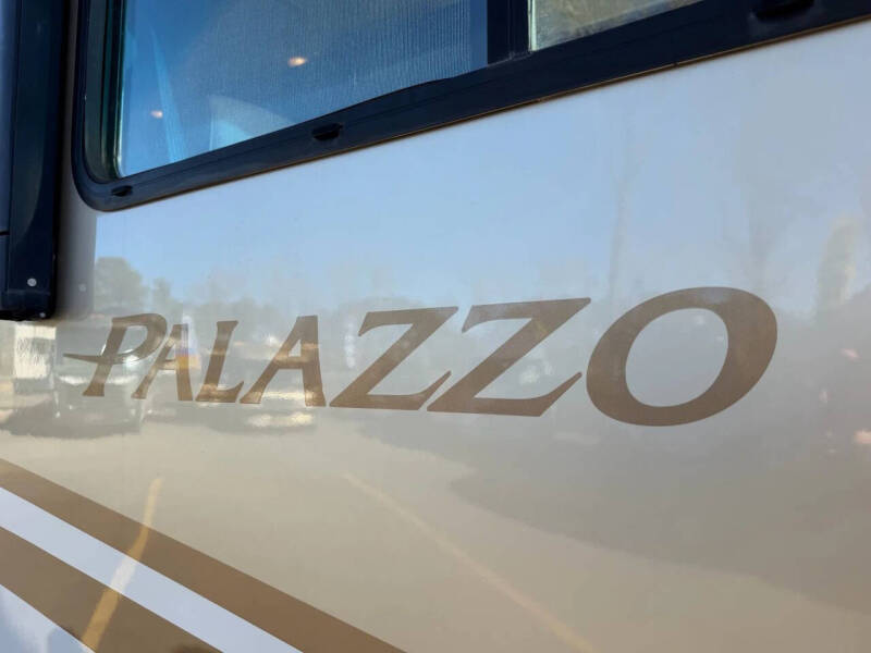 2012 Freightliner XCS Chassis