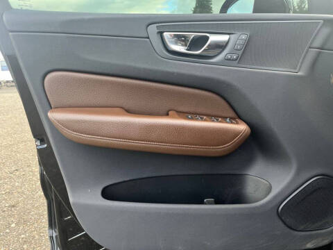 2018 Volvo XC60 T5 Momentum