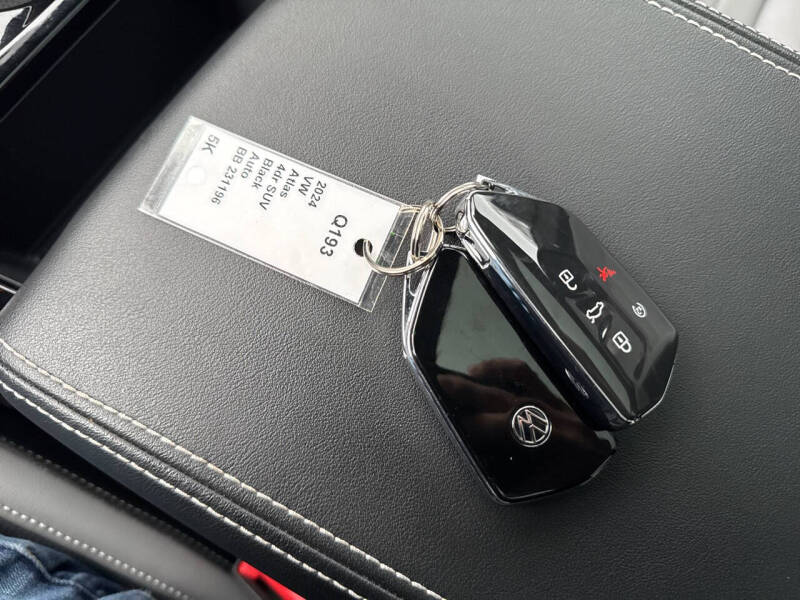 2024 Volkswagen Atlas Cross Sport SEL R-Line 4Motion