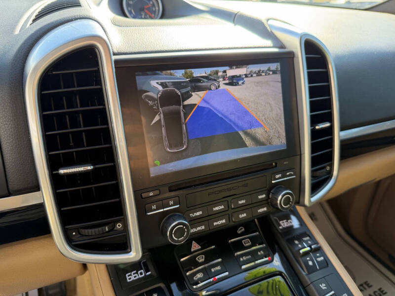 2017 Porsche Cayenne Platinum Edition