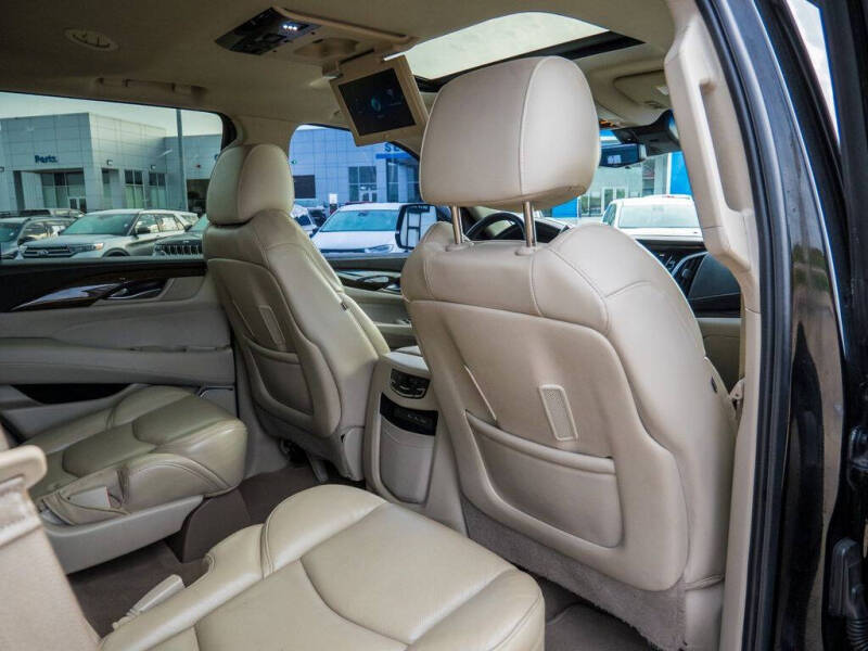 2018 Cadillac Escalade Luxury