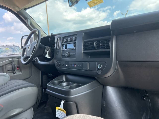 2025 Chevrolet Express 2500