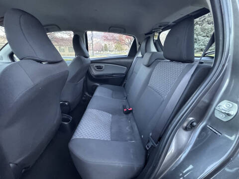 2015 Toyota Yaris 5-Door L