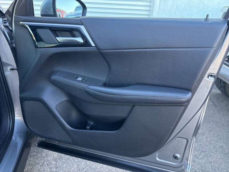 2023 Mitsubishi Outlander SE