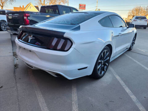 2016 Ford Mustang V6