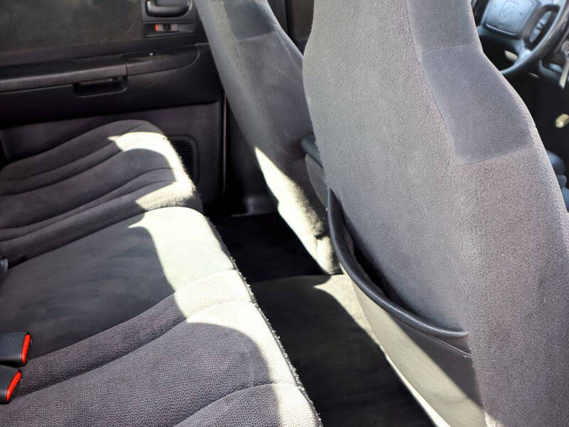 2004 Dodge Dakota SLT