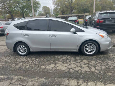 2012 Toyota Prius v Two