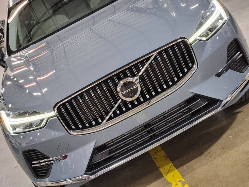 2023 Volvo XC60 Recharge T8 Plus Bright Theme