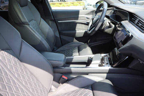 2022 Audi e-tron S quattro Premium Plus