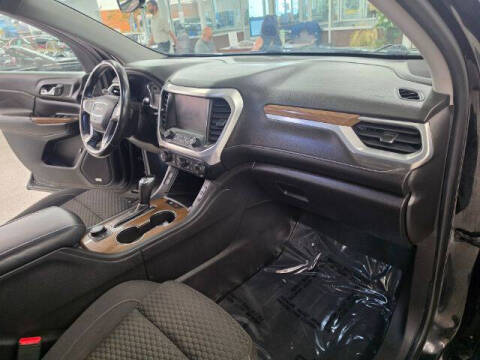 2017 GMC Acadia SLE-2