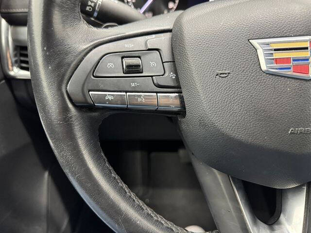 2022 Cadillac XT4 Premium Luxury