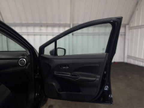 2020 Nissan Versa SR