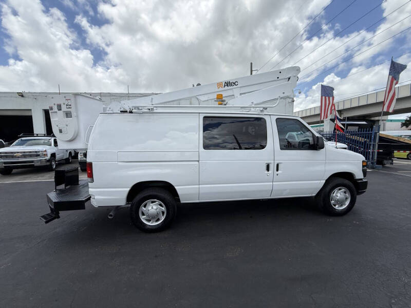 2011 Ford E-Series E-350 SD