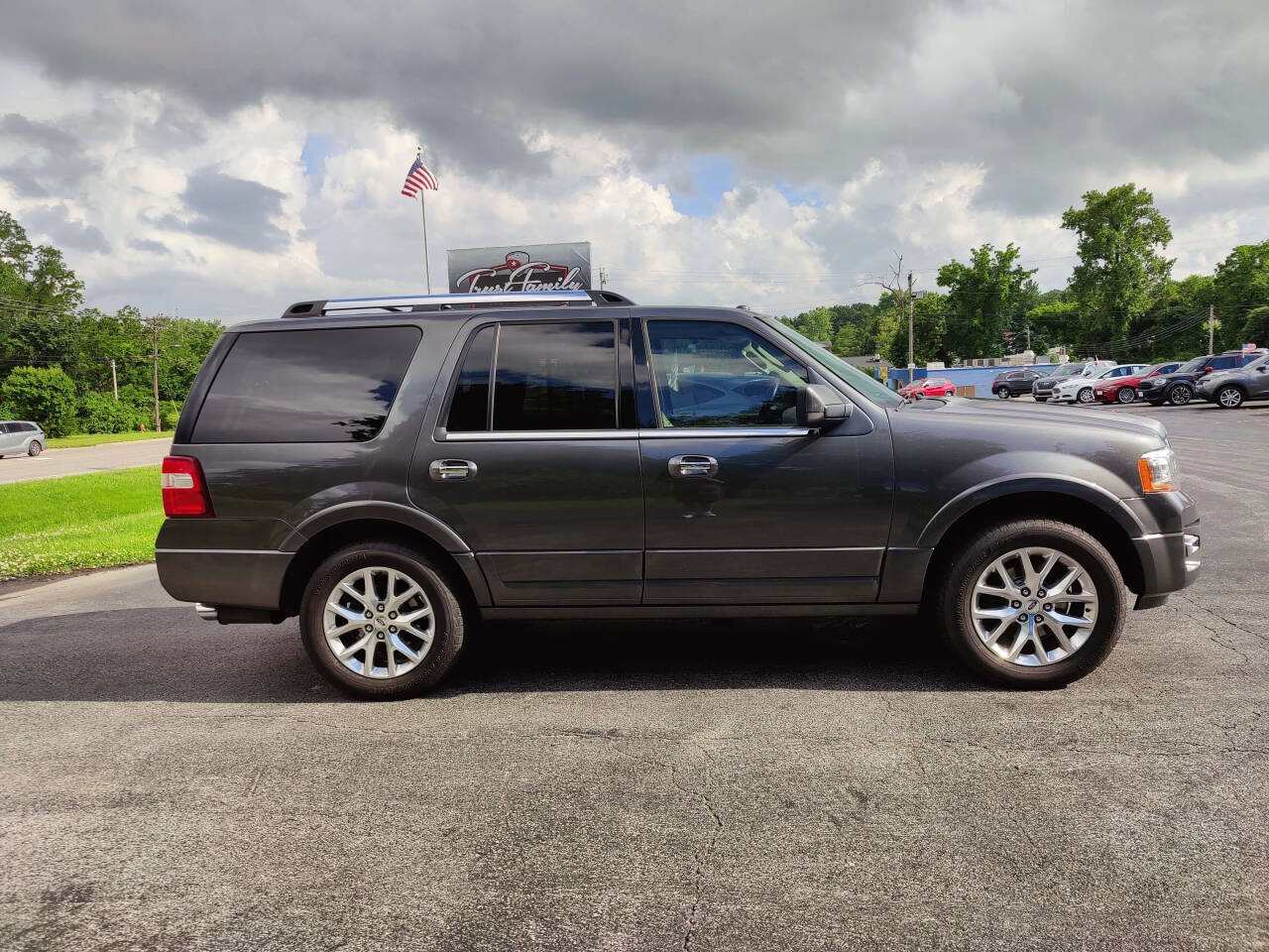 Dk. Gray 2017 Ford Expedition Limited 4x4 Limited 4dr SUV 16