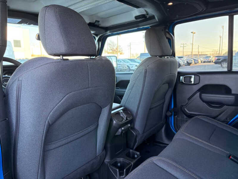 2025 Jeep Gladiator NightHawk