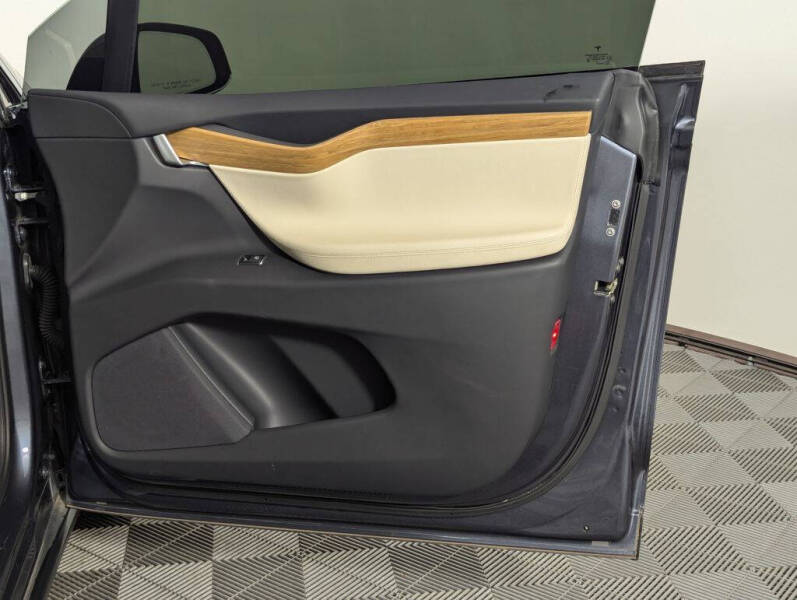 2020 Tesla Model X Long Range