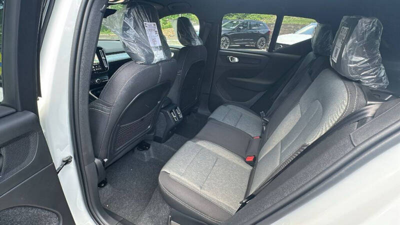 2026 Volvo XC40 B5 Core
