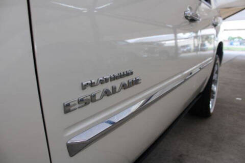 2011 Cadillac Escalade Platinum Edition