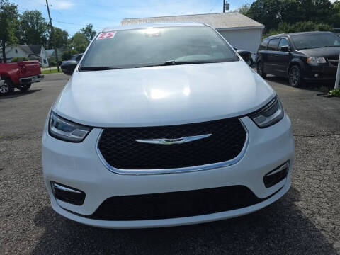 2025 Chrysler Pacifica Select
