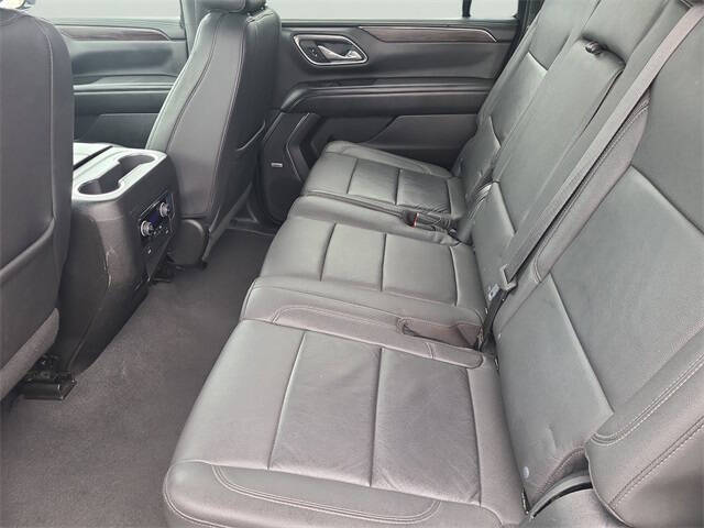 2023 Chevrolet Suburban LT