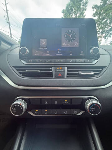 2022 Nissan Altima 2.5 SR