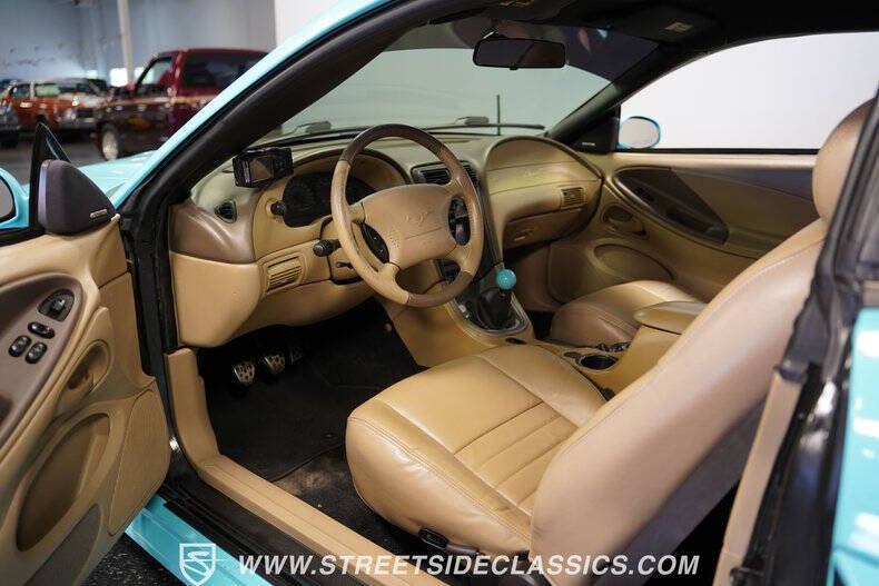 2004 Ford Mustang GT Deluxe