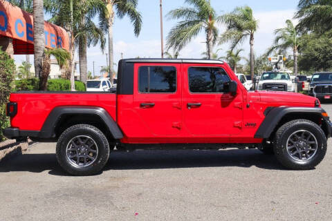 2022 Jeep Gladiator Sport