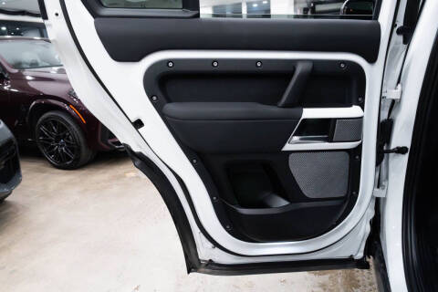 2023 Land Rover Defender 130 SE