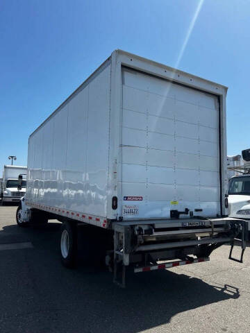 2021 Freightliner M2 106