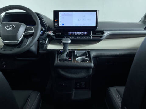 2025 Toyota Sienna Platinum 7-Passenger