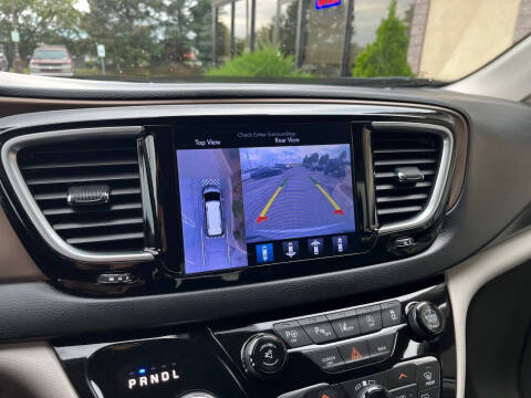 2017 Chrysler Pacifica Touring-L Plus