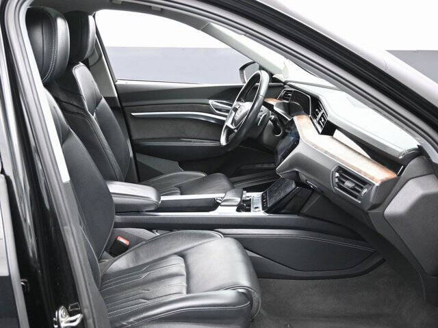 2019 Audi e-tron quattro Prestige