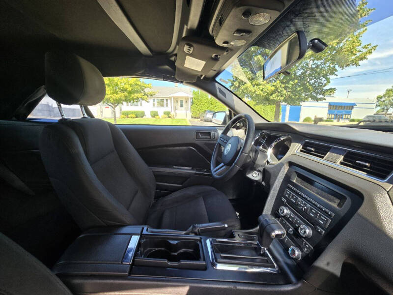 2012 Ford Mustang V6