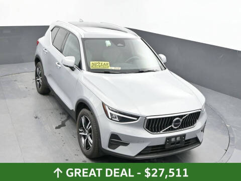 2025 Volvo XC40 B5 Core Bright Theme
