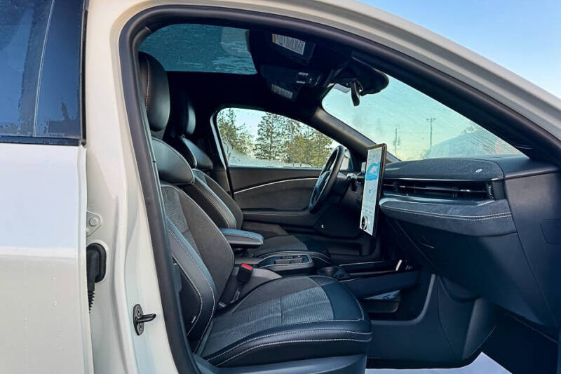 2025 Ford Mustang Mach-E GT