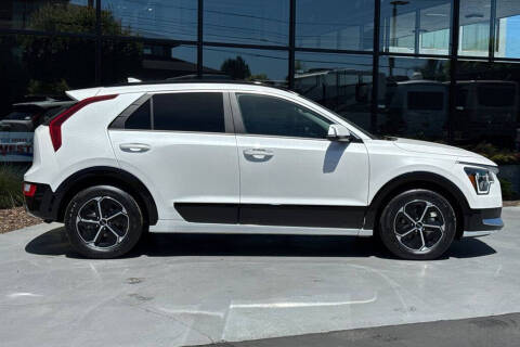 2025 Kia Niro SX
