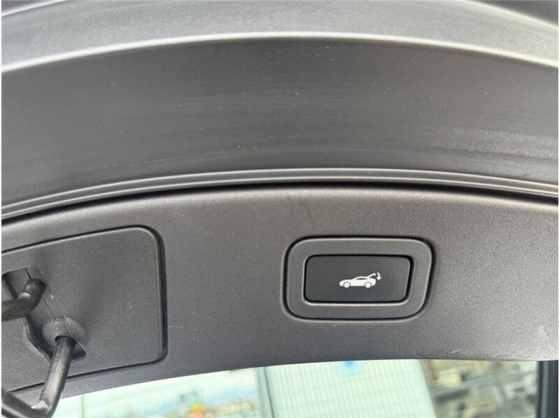 2020 Jaguar F-TYPE R