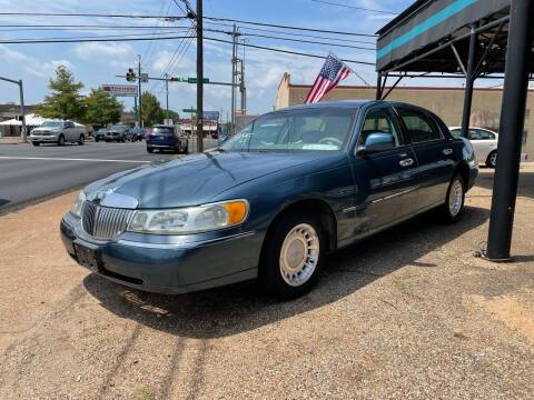 2002 Lincoln Town Car for sale at Peppard Autoplex in Nacogdoches TX