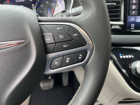 2024 Chrysler Pacifica Touring L