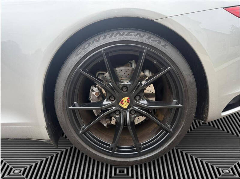 2017 Porsche 911 Carrera