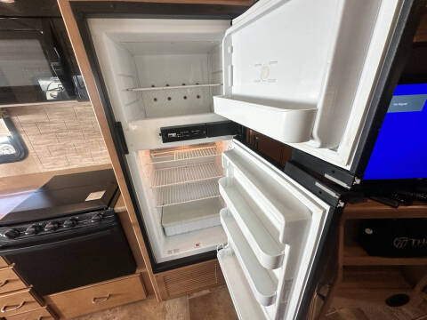 2015 Thor Motor Coach Hurricane