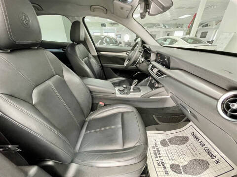 2018 Alfa Romeo Stelvio Sport