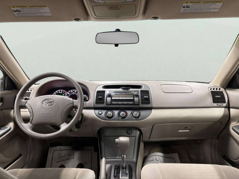 2005 Toyota Camry LE