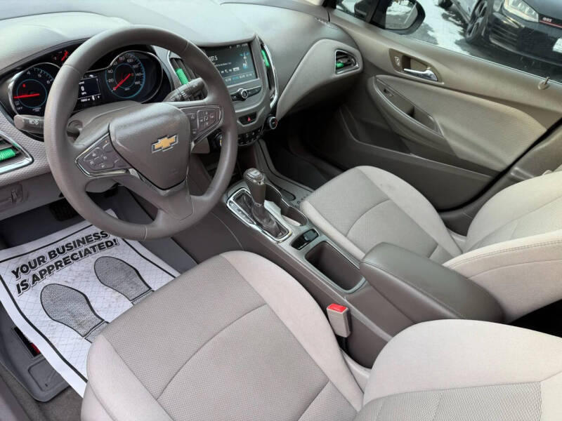 2017 Chevrolet Cruze LT Auto