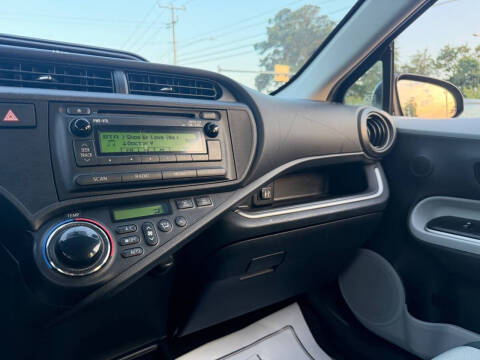2014 Toyota Prius c Two