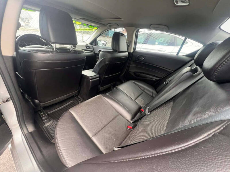 2015 Acura ILX 2.0L w/Premium