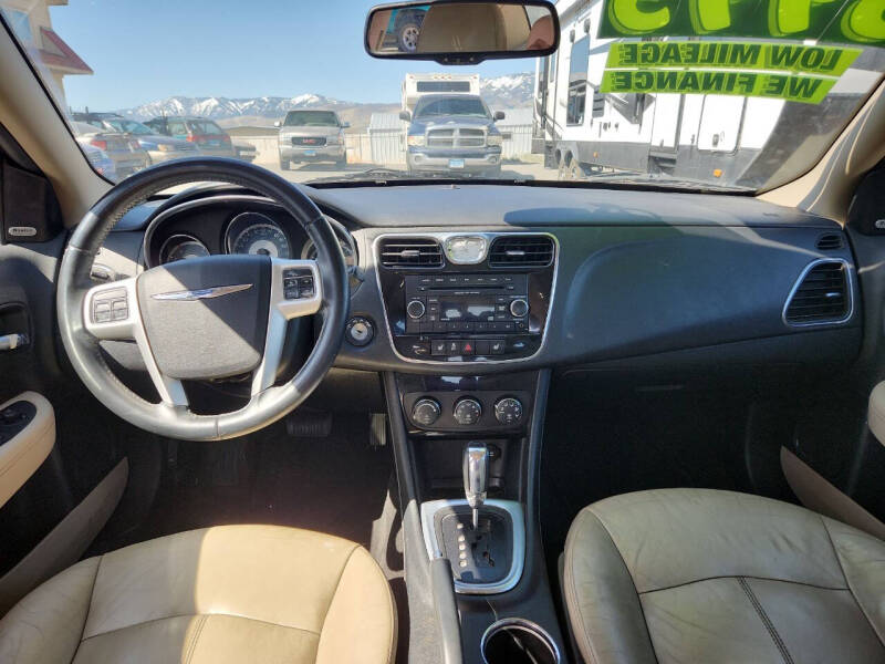 2013 Chrysler 200 Limited