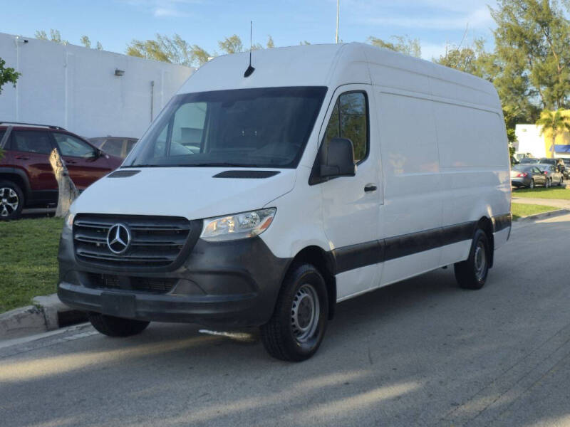 2019 Mercedes-Benz Sprinter Crew Van Base's photo